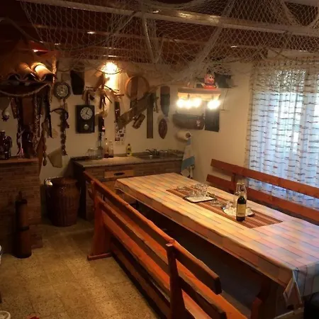 Ferienwohnung In Mit Grill, Garten Und Terrasse * Нови-Винодолски