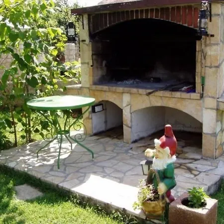 Ferienwohnung In Mit Grill, Garten Und Terrasse Апартаменты Нови-Винодолски